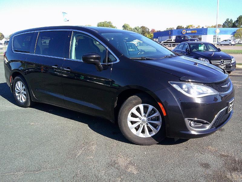 Chrysler Pacifica Touring Plus 2019