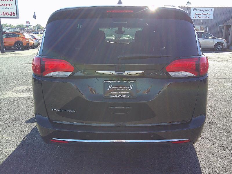 Chrysler Pacifica Touring Plus 2019