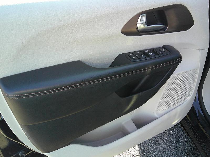Chrysler Pacifica Touring Plus 2019