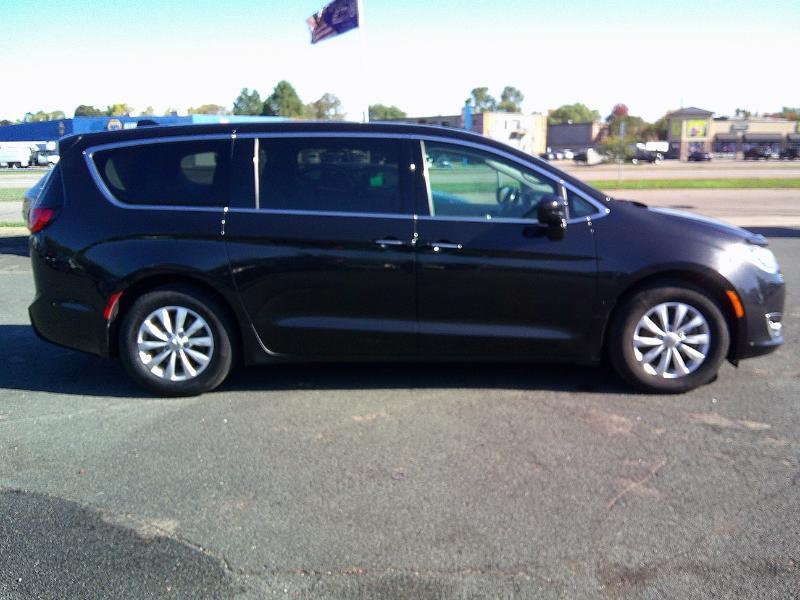 Chrysler Pacifica Touring Plus 2019