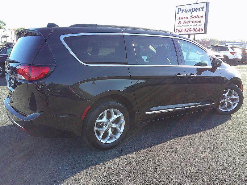 Chrysler Pacifica Touring Plus 2017