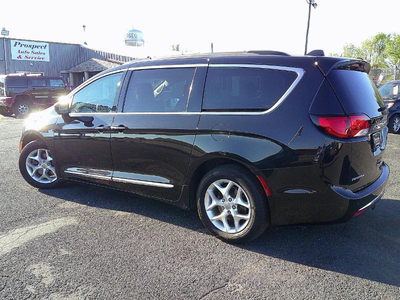 Chrysler Pacifica Touring Plus 2017