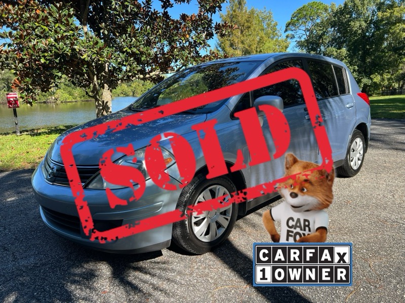 2010 Nissan Versa 1.8 S Hatchback