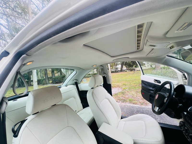 Volkswagen New Beetle S PZEV 2008