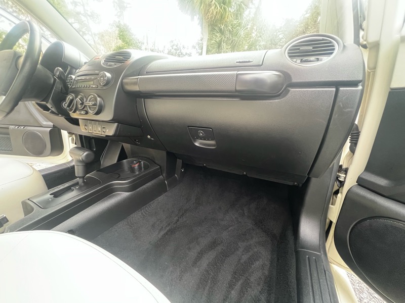 Volkswagen New Beetle S PZEV 2008