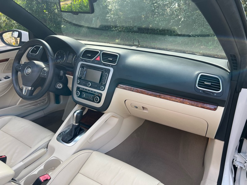 Volkswagen Eos Lux 2012