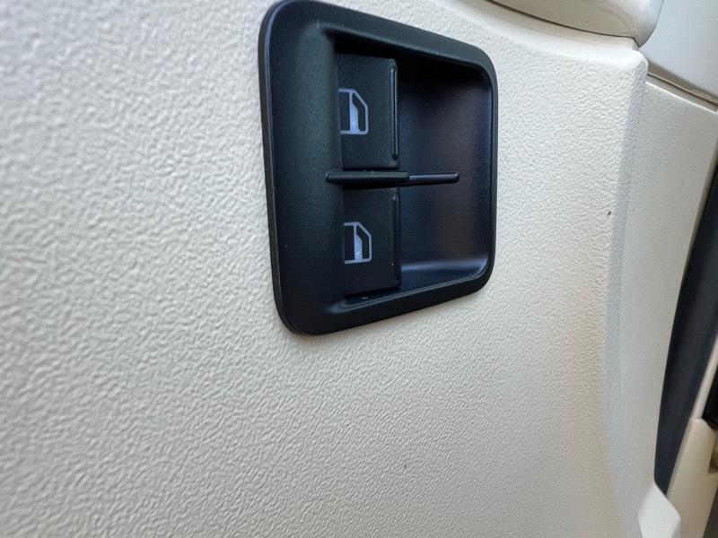 Volkswagen New Beetle S 2009