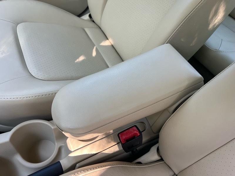 Volkswagen New Beetle S 2009