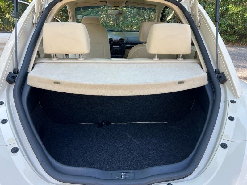 Volkswagen New Beetle S 2009