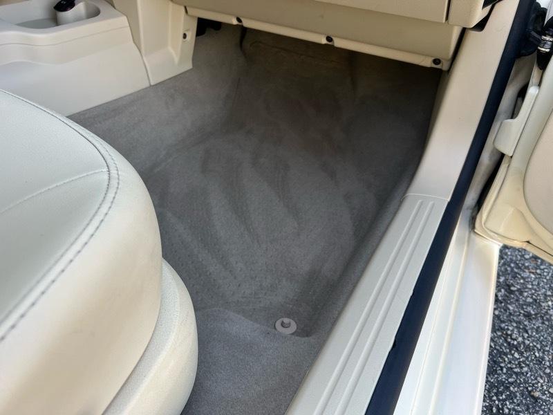 Volkswagen New Beetle S 2009