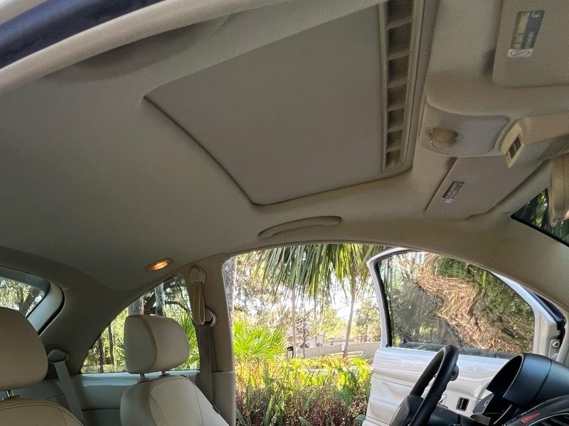 Volkswagen New Beetle S 2009