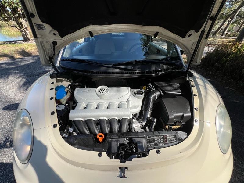 Volkswagen New Beetle S 2009