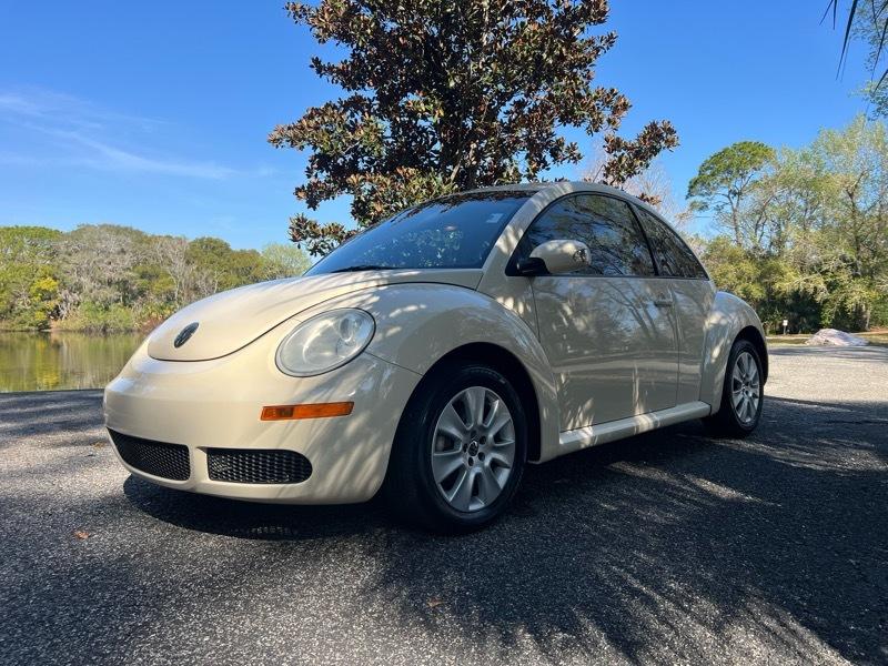 Volkswagen New Beetle S 2009