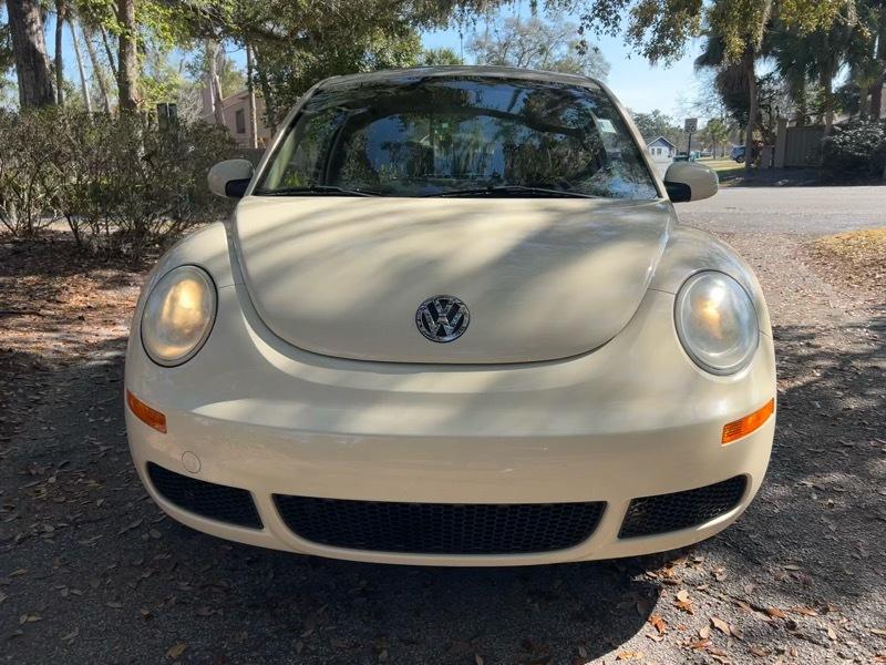 Volkswagen New Beetle S 2009