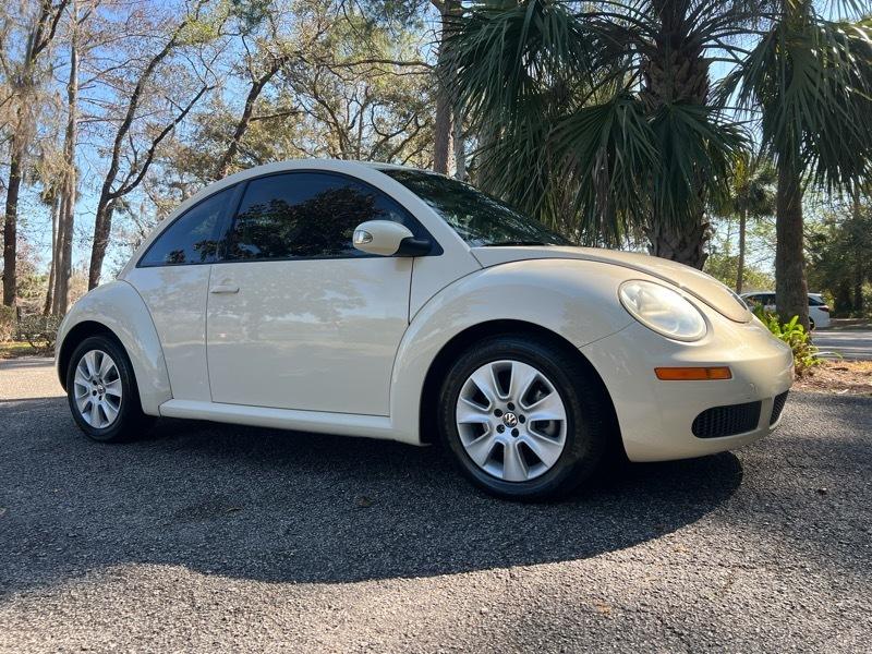 Volkswagen New Beetle S 2009