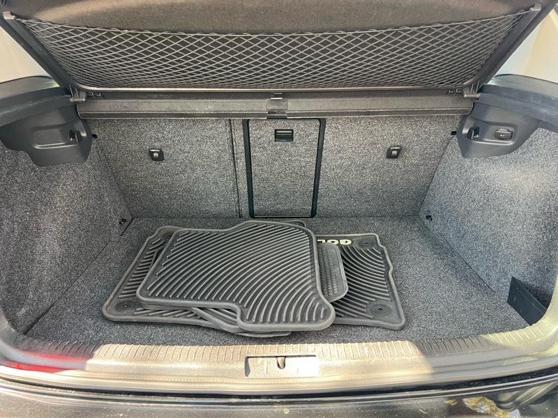 Volkswagen Golf 2.5L Conv & Sunroof 4 Door PZEV 2012