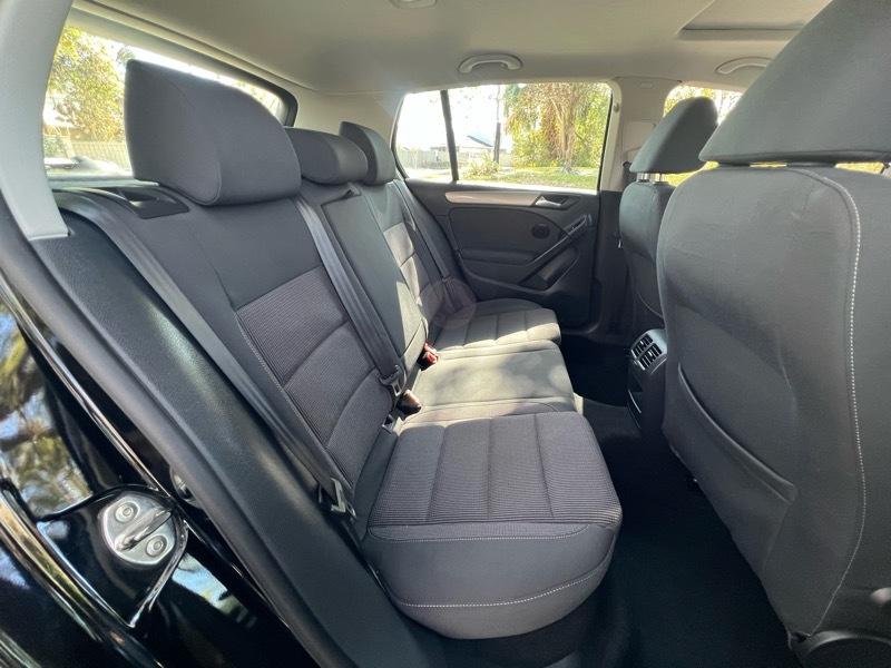 Volkswagen Golf 2.5L Conv & Sunroof 4 Door PZEV 2012