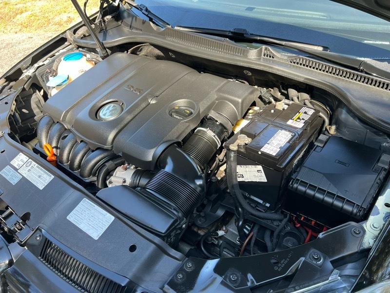 Volkswagen Golf 2.5L Conv & Sunroof 4 Door PZEV 2012