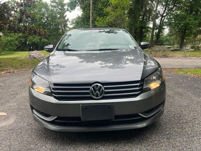 Volkswagen Passat 2.5L SE AT 2012