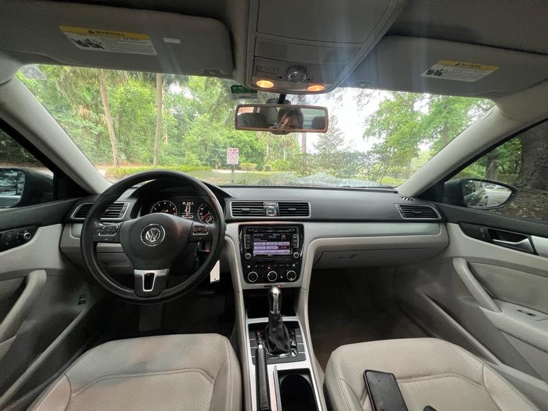 Volkswagen Passat 2.5L SE AT 2012