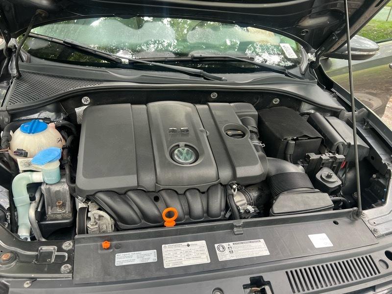 Volkswagen Passat 2.5L SE AT 2012
