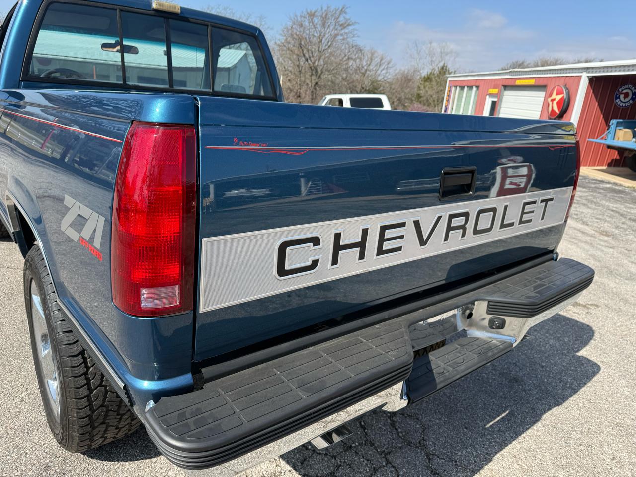 Chevrolet C/K 1500 Reg. Cab 8-ft. Bed 4WD 1990