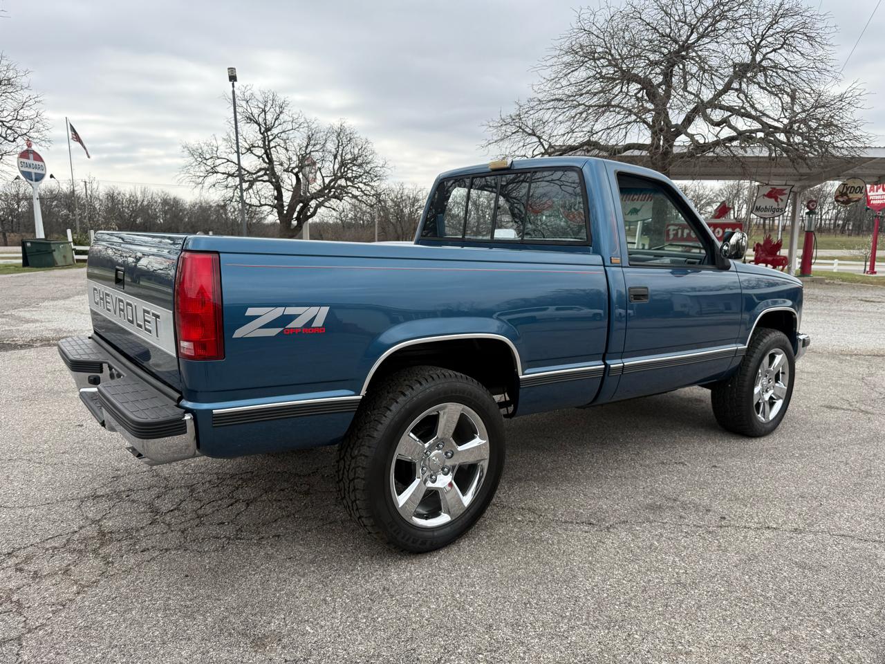 Chevrolet C/K 1500 Reg. Cab 8-ft. Bed 4WD 1990