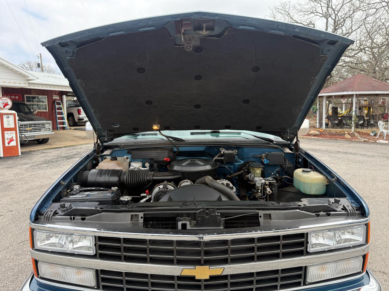 Chevrolet C/K 1500 Reg. Cab 8-ft. Bed 4WD 1990