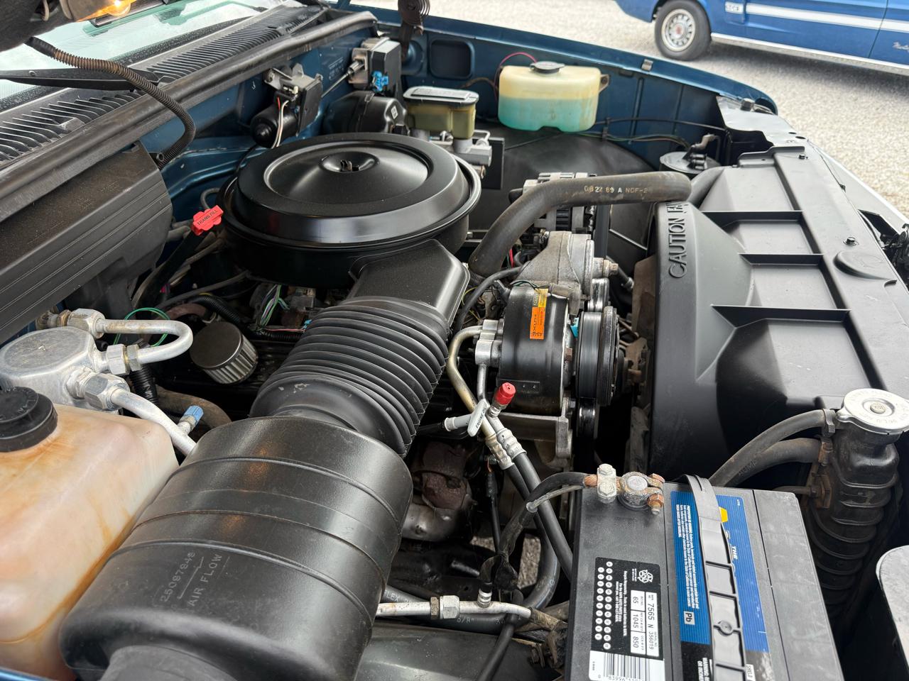 Chevrolet C/K 1500 Reg. Cab 8-ft. Bed 4WD 1990