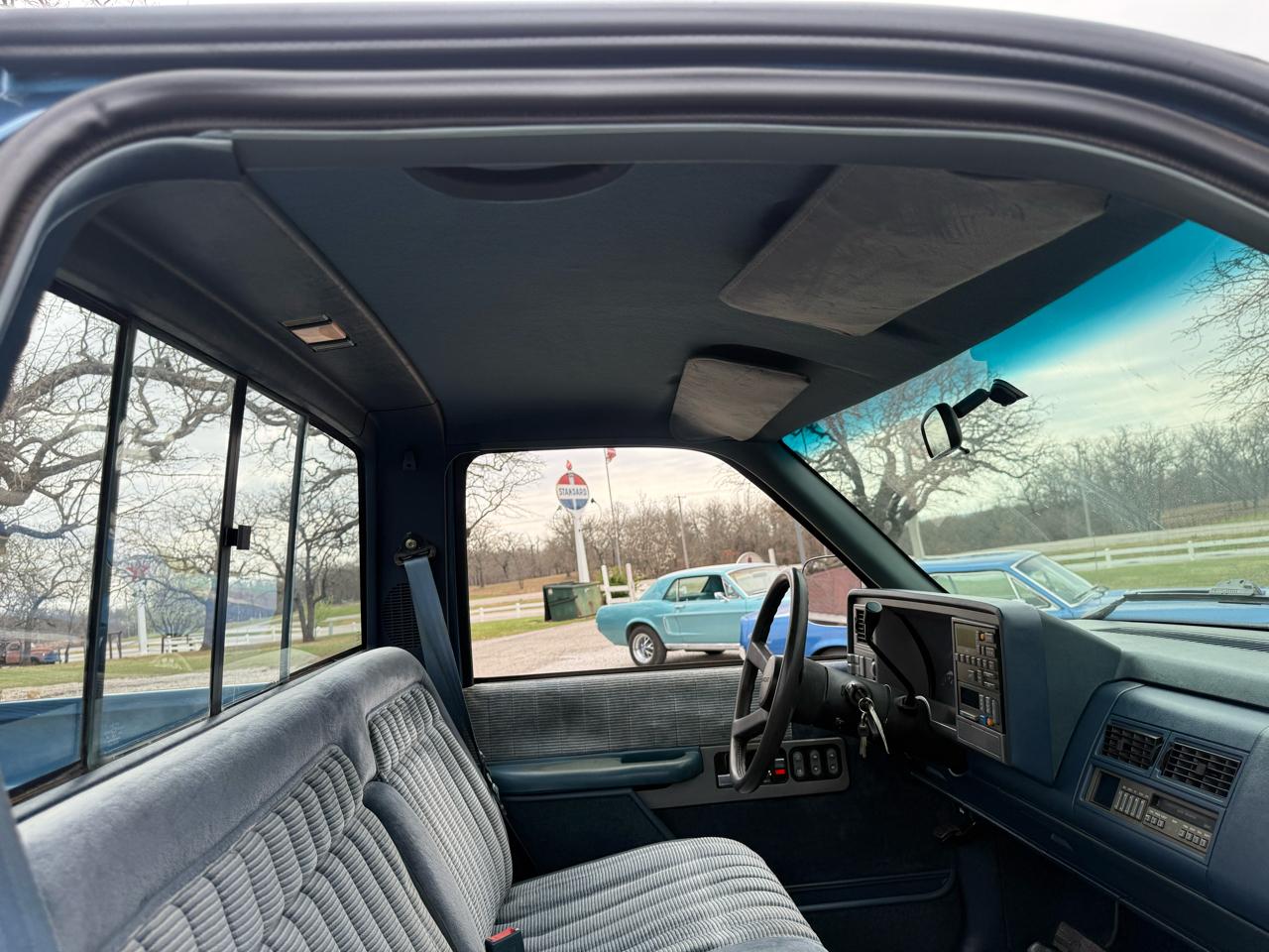 Chevrolet C/K 1500 Reg. Cab 8-ft. Bed 4WD 1990