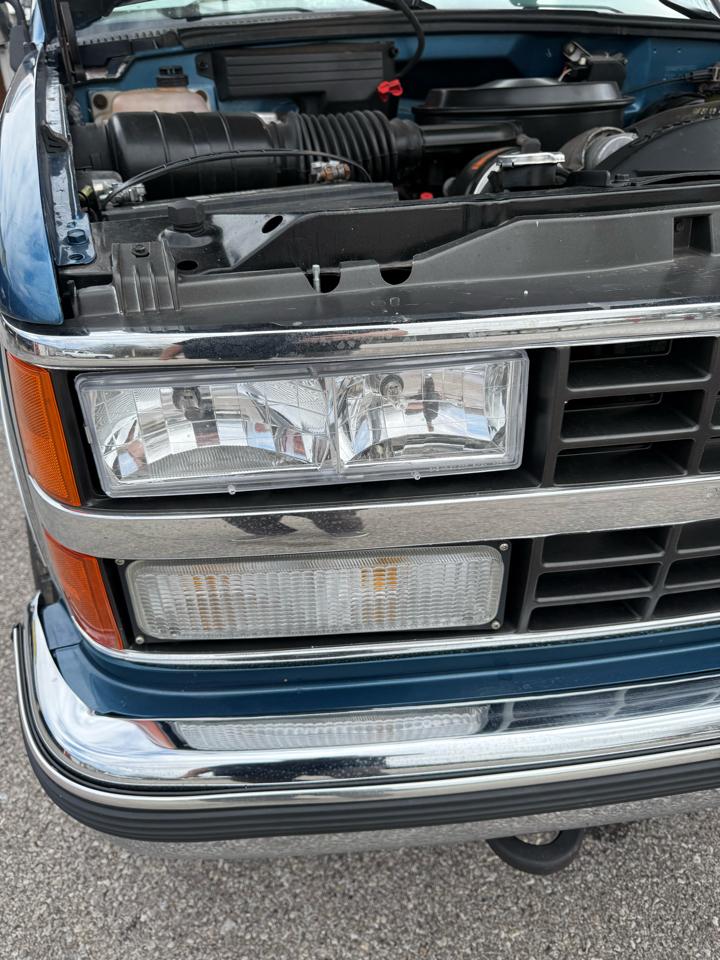 Chevrolet C/K 1500 Reg. Cab 8-ft. Bed 4WD 1990