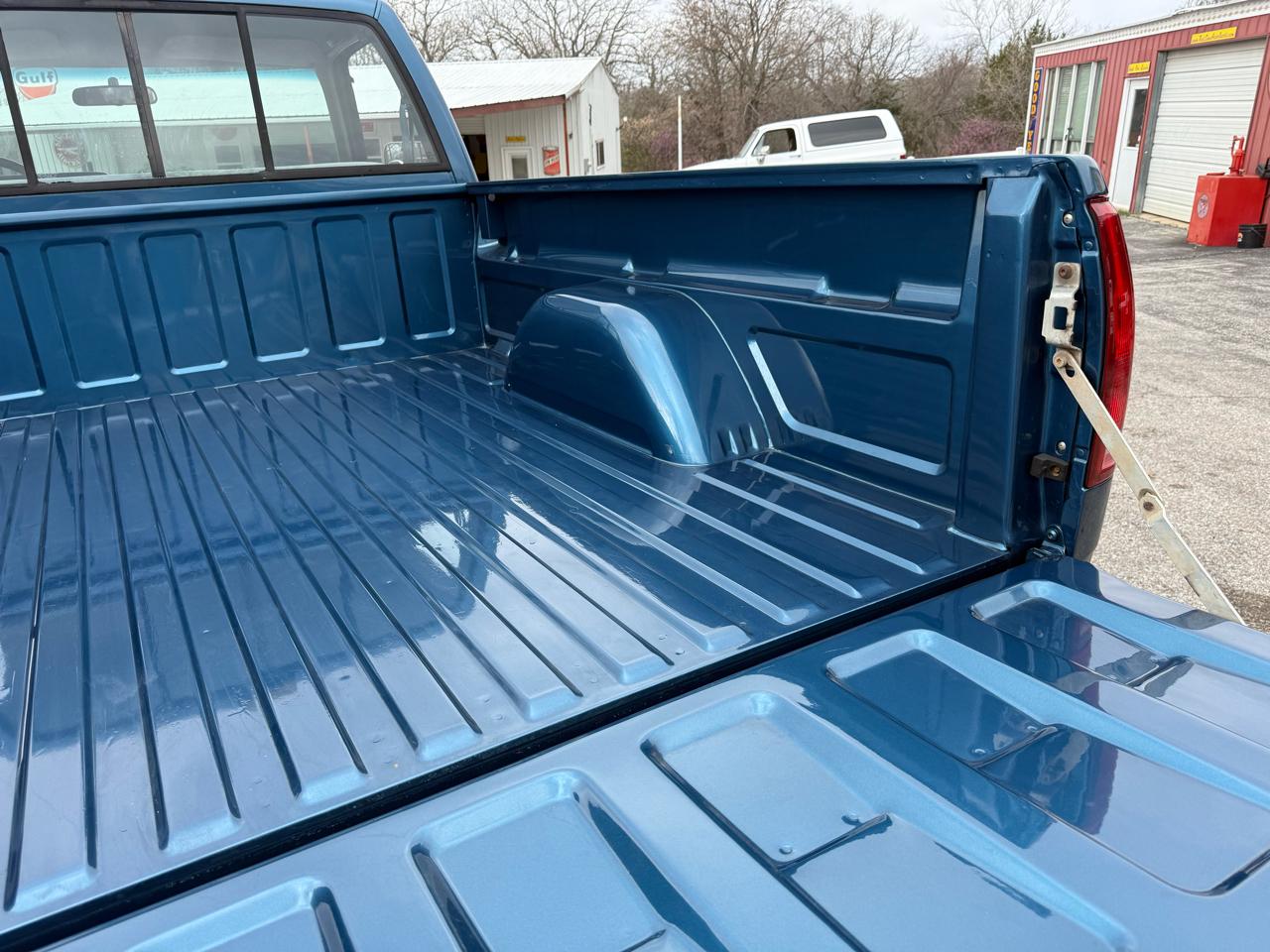 Chevrolet C/K 1500 Reg. Cab 8-ft. Bed 4WD 1990