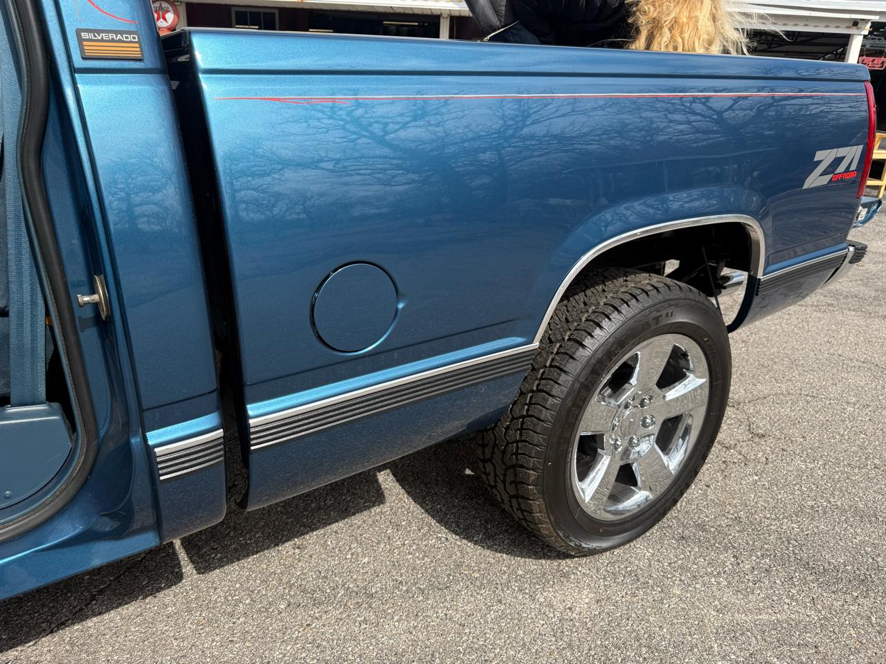 Chevrolet C/K 1500 Reg. Cab 8-ft. Bed 4WD 1990