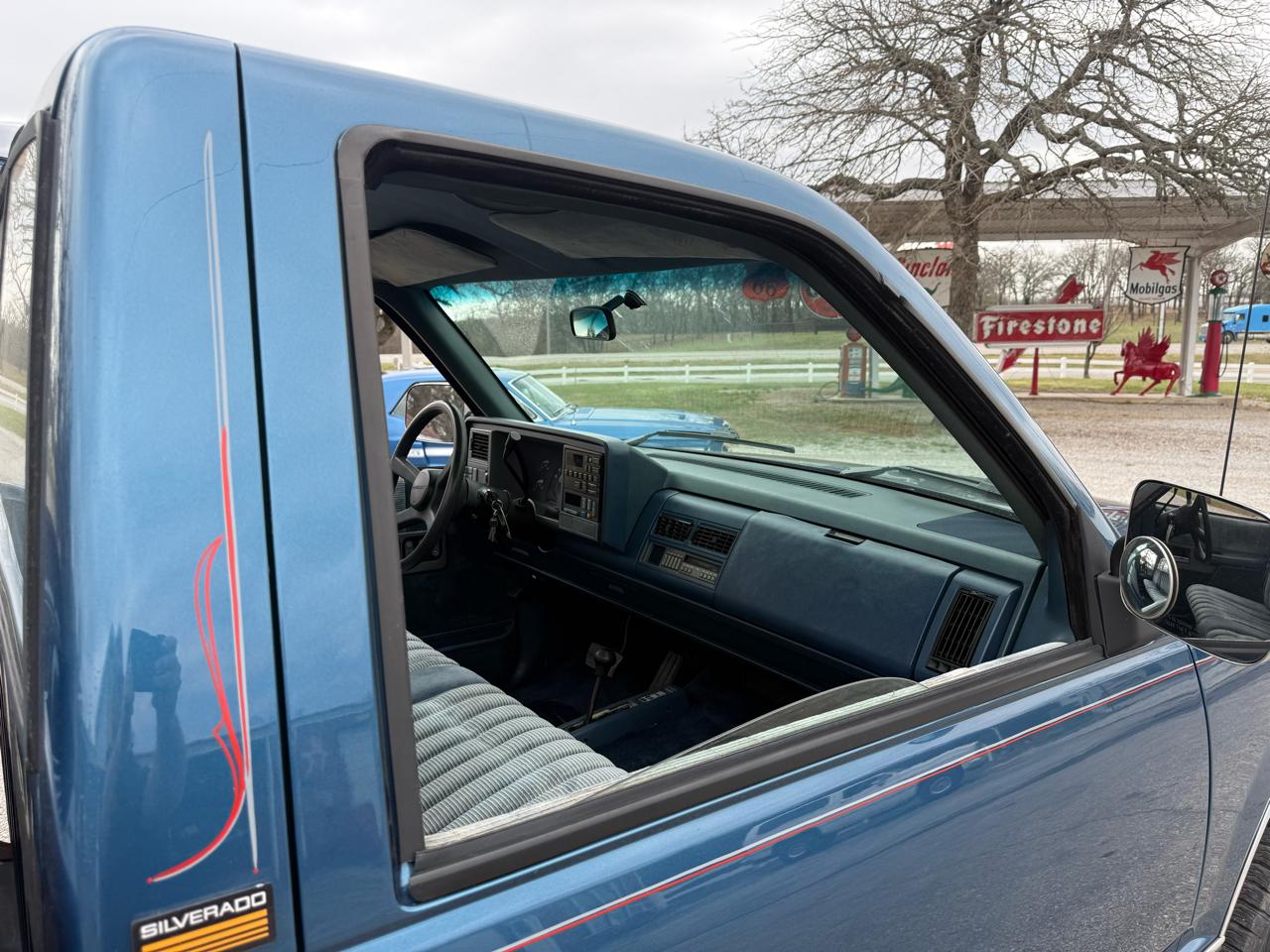 Chevrolet C/K 1500 Reg. Cab 8-ft. Bed 4WD 1990