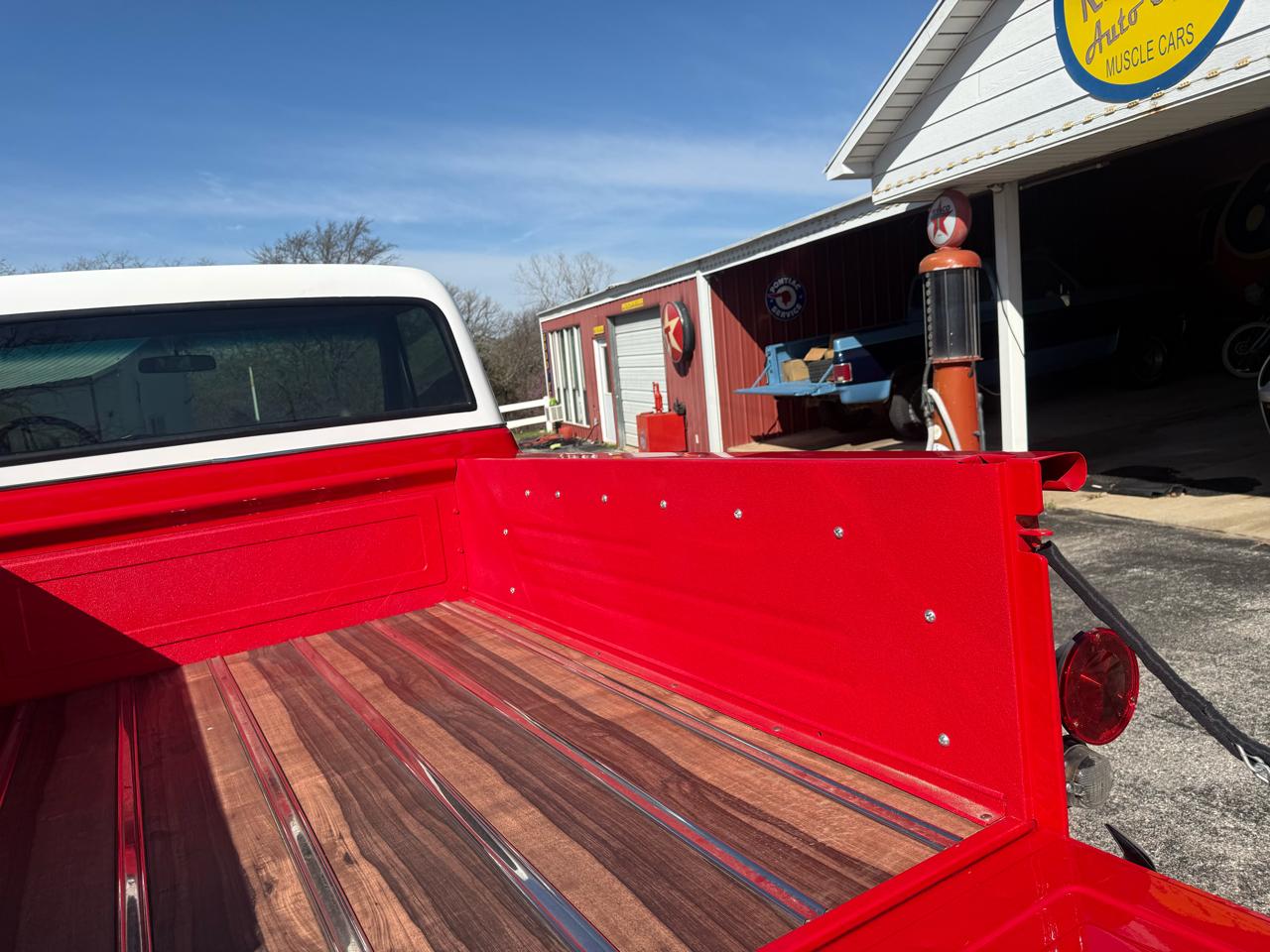 GMC 1/2 Ton Pickups R10/15 Stepside 117.5" WB 1970