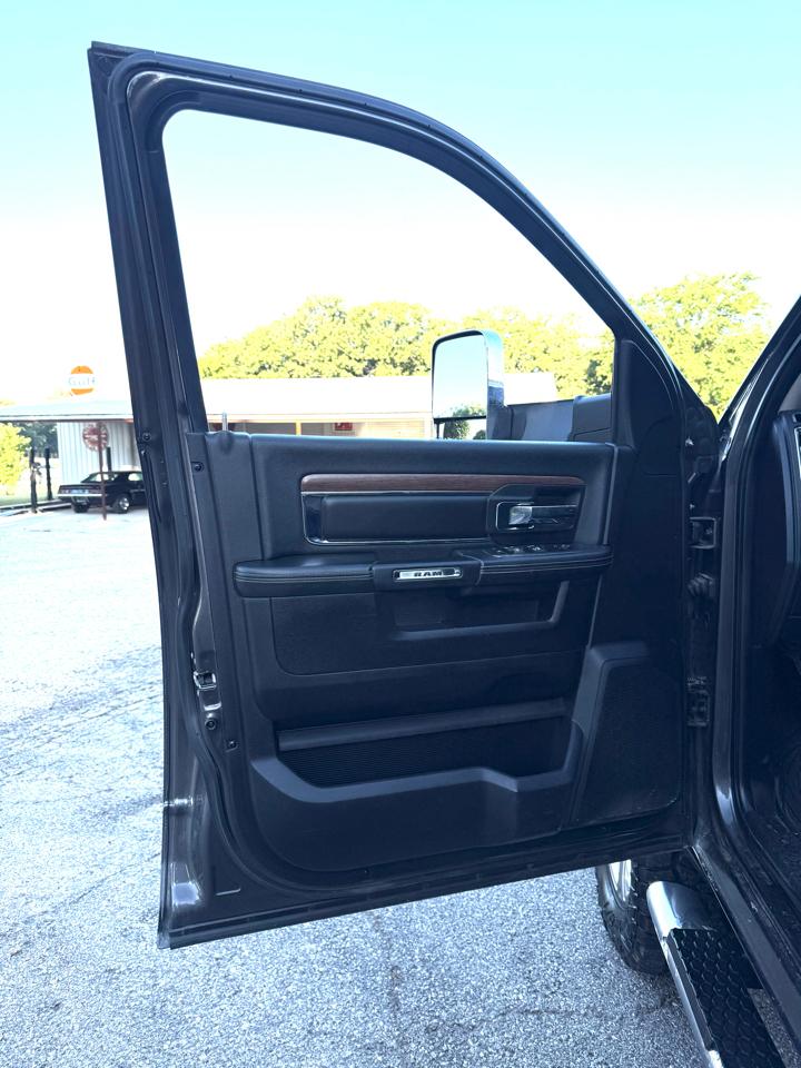 RAM 2500 Laramie Crew Cab SWB 4WD 2014