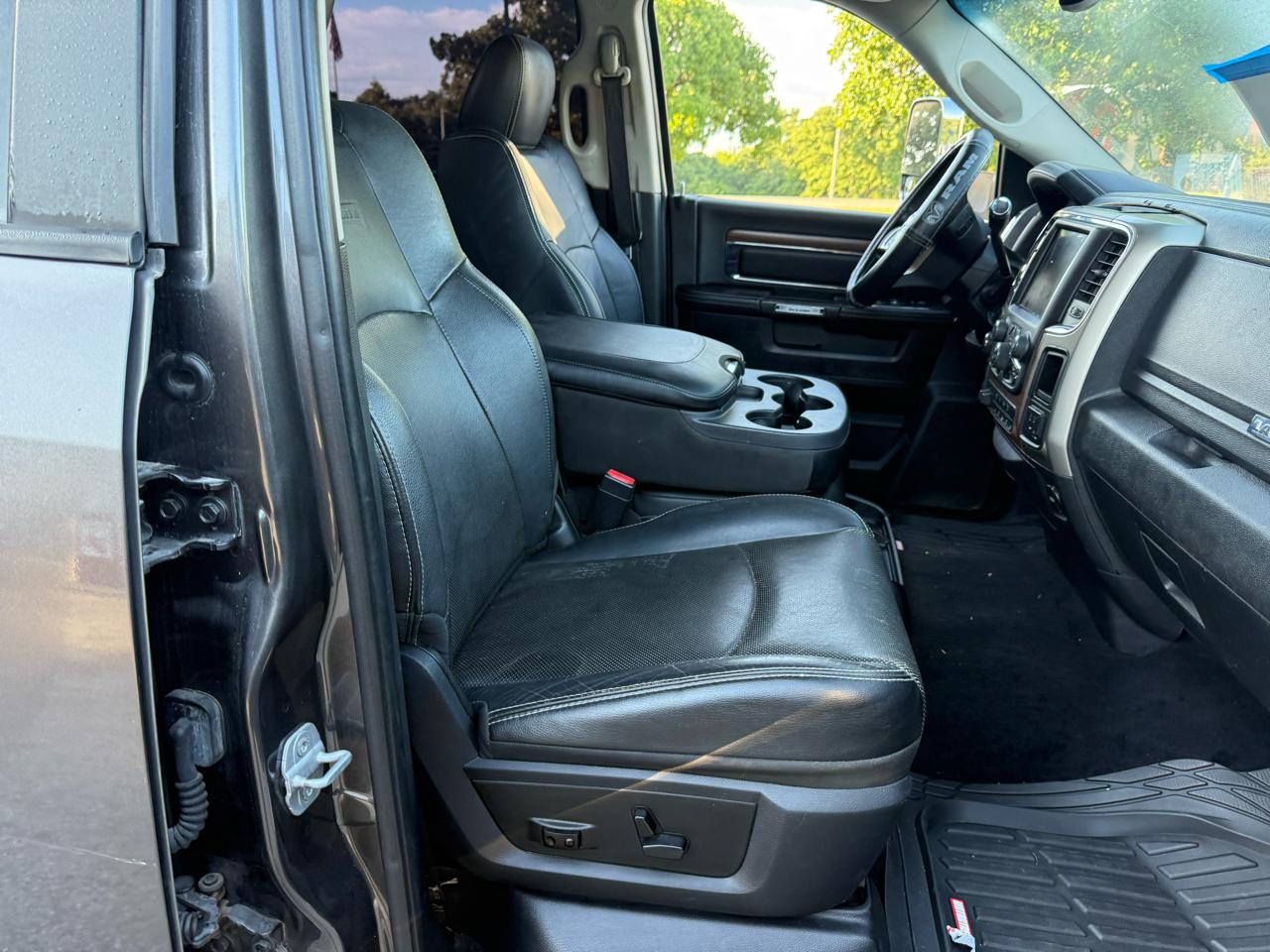 RAM 2500 Laramie Crew Cab SWB 4WD 2014