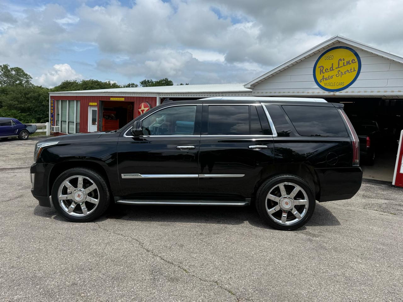 Cadillac Escalade Luxury 2WD 2015