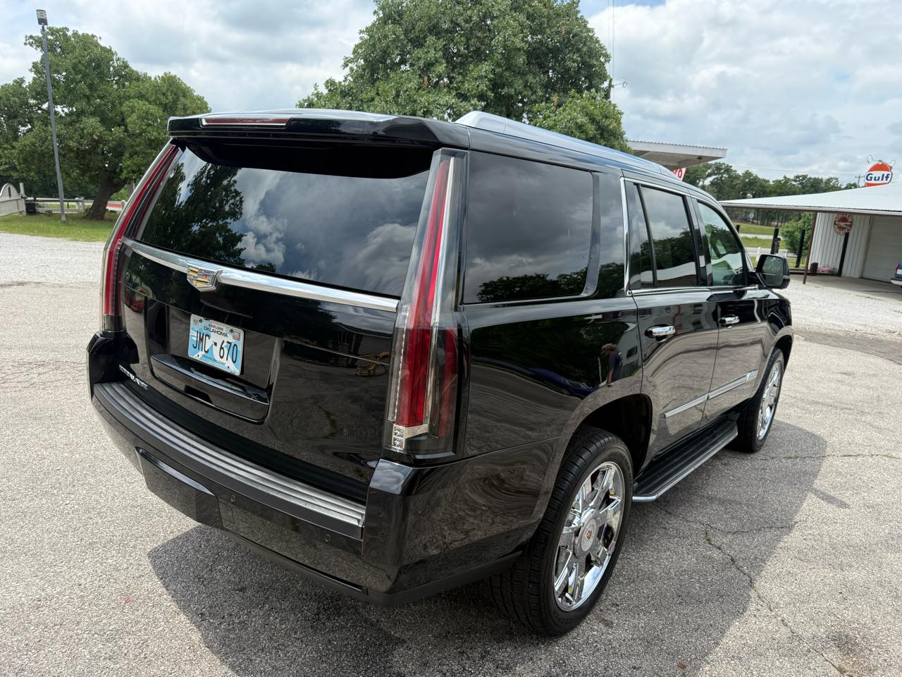 Cadillac Escalade Luxury 2WD 2015