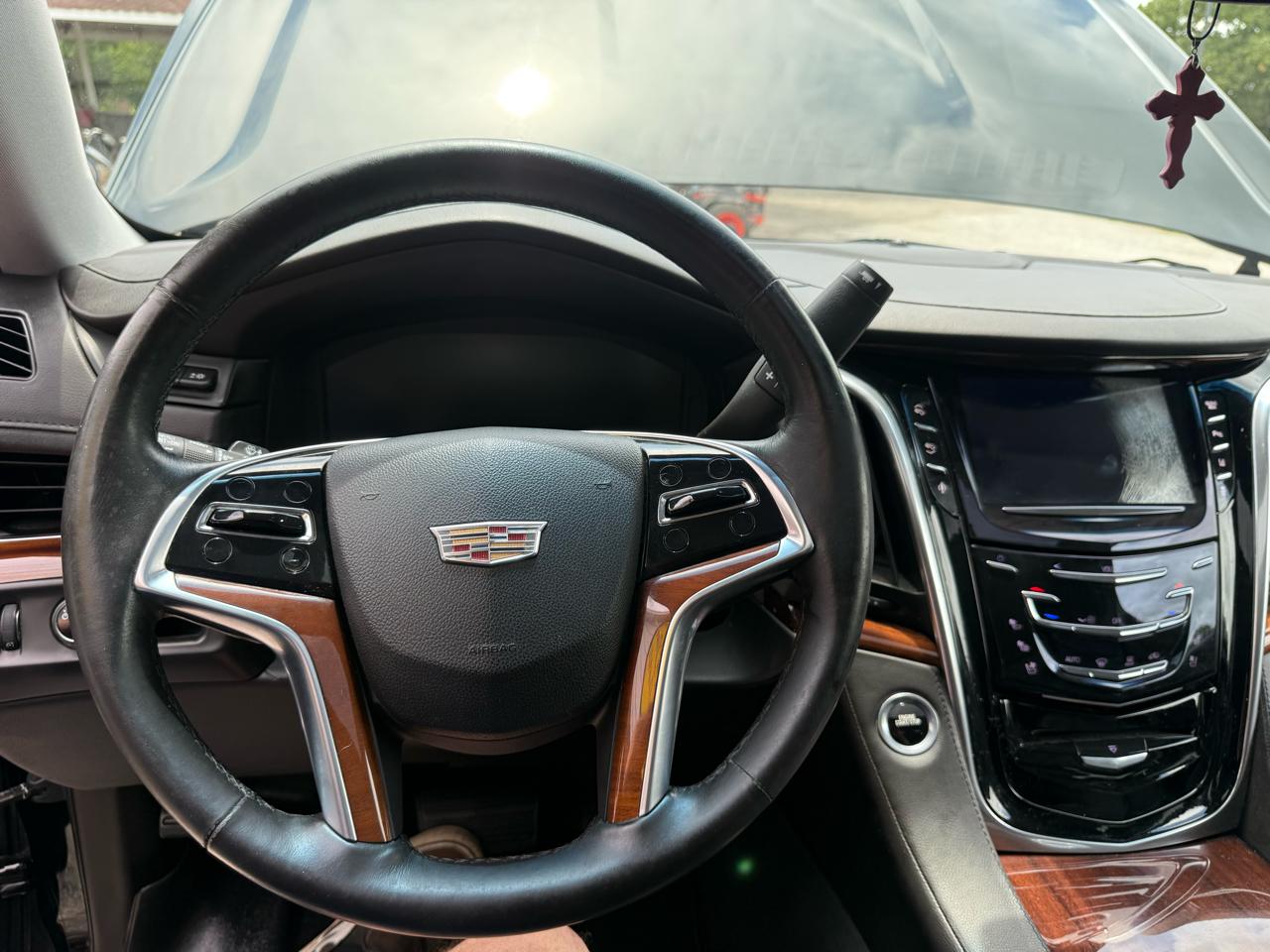 Cadillac Escalade Luxury 2WD 2015