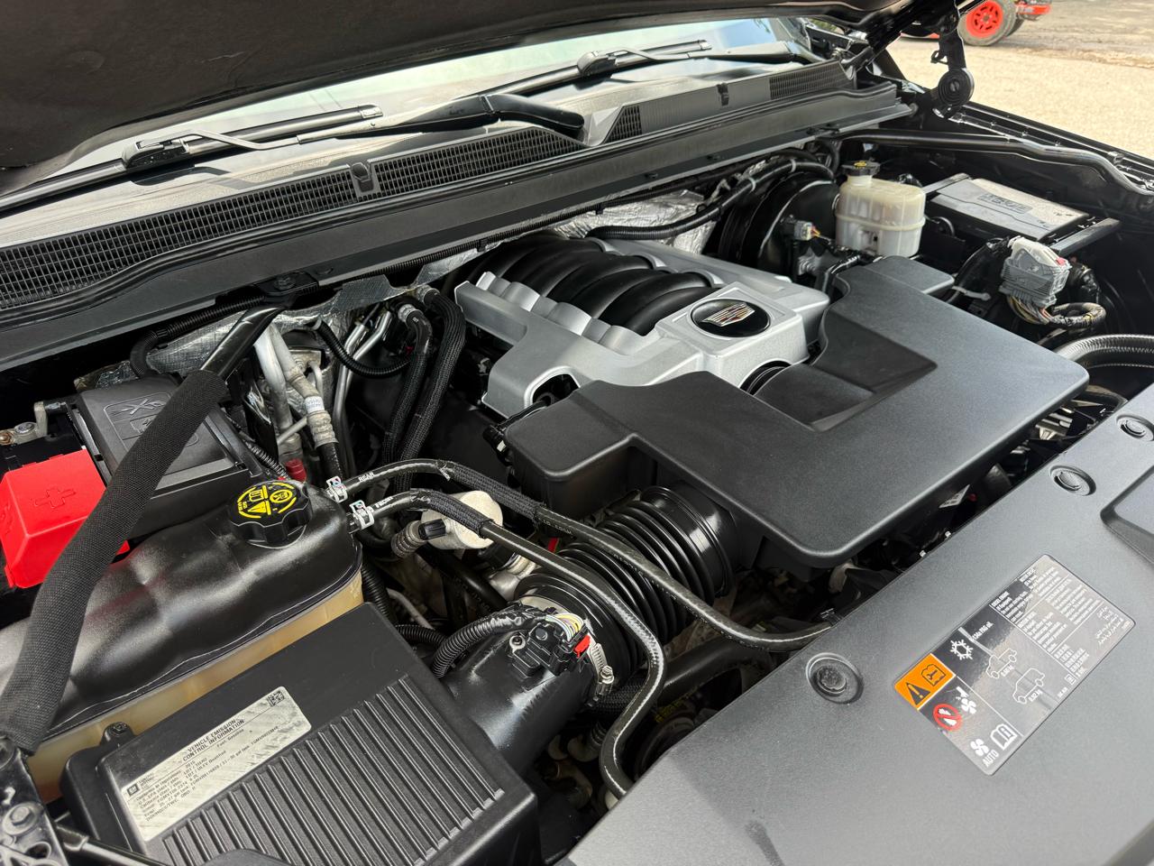 Cadillac Escalade Luxury 2WD 2015