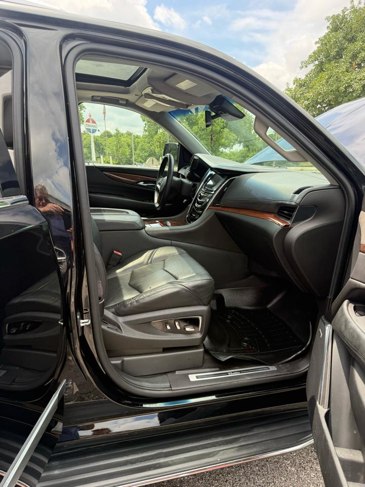 Cadillac Escalade Luxury 2WD 2015