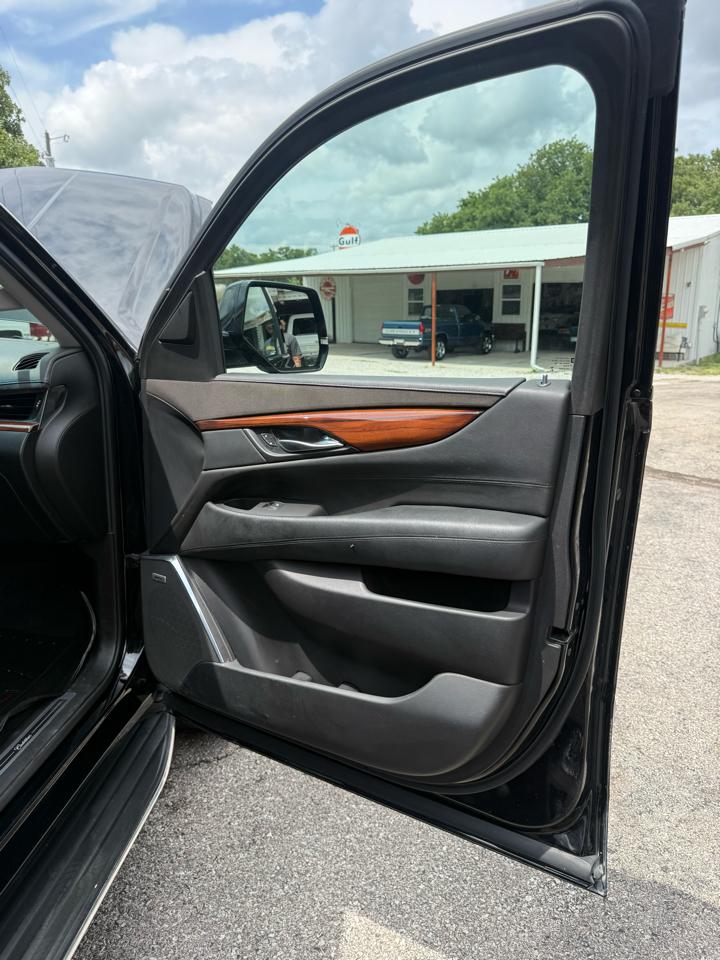 Cadillac Escalade Luxury 2WD 2015