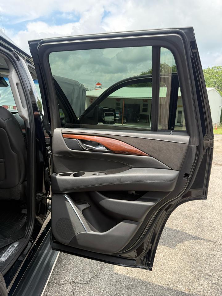 Cadillac Escalade Luxury 2WD 2015