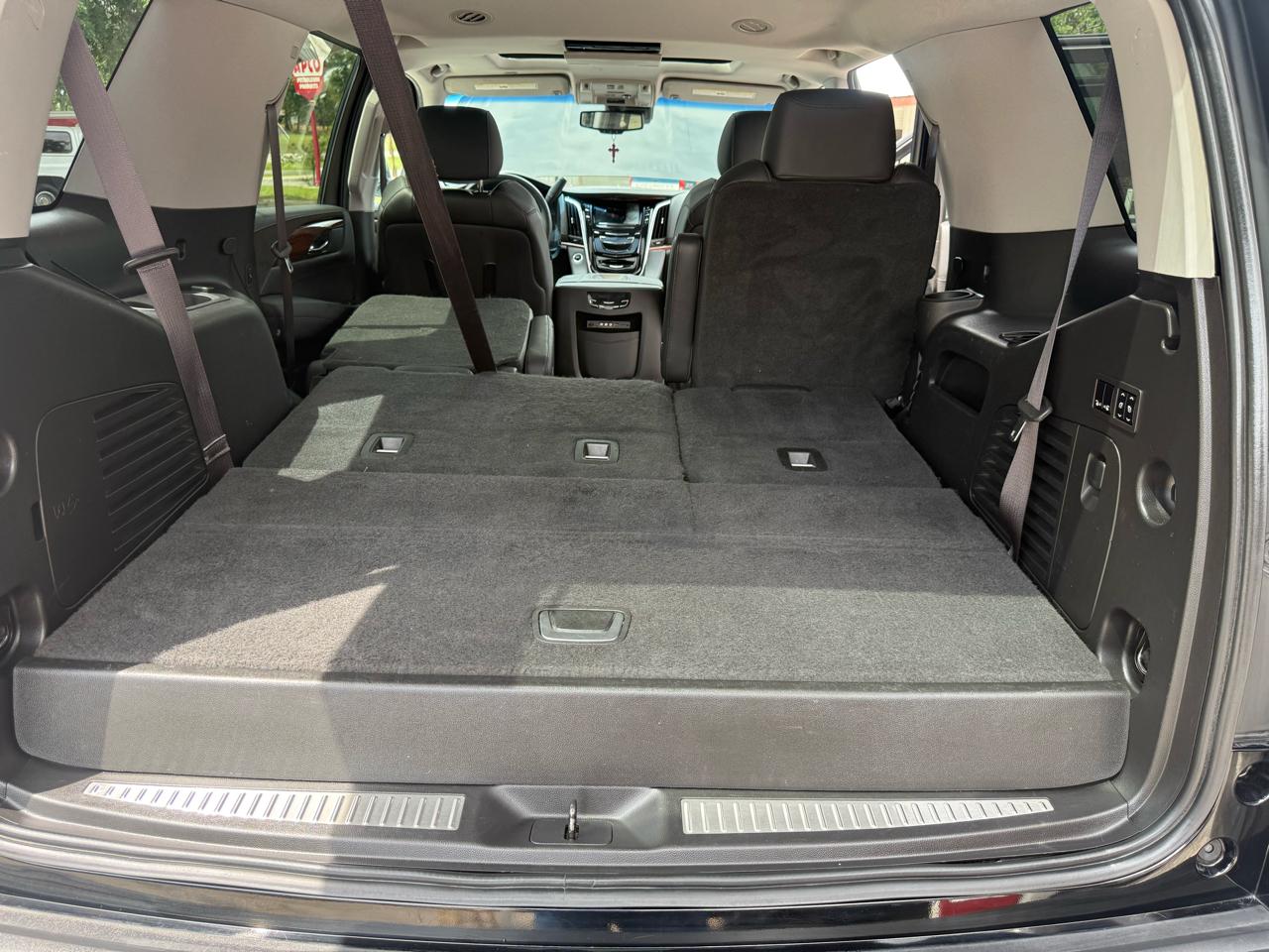 Cadillac Escalade Luxury 2WD 2015