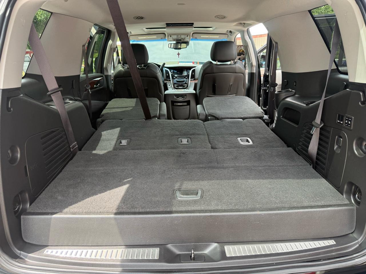 Cadillac Escalade Luxury 2WD 2015