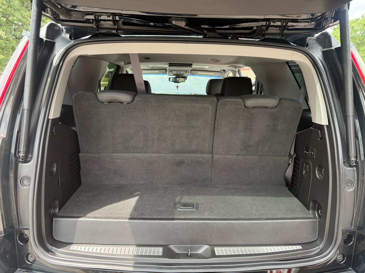 Cadillac Escalade Luxury 2WD 2015