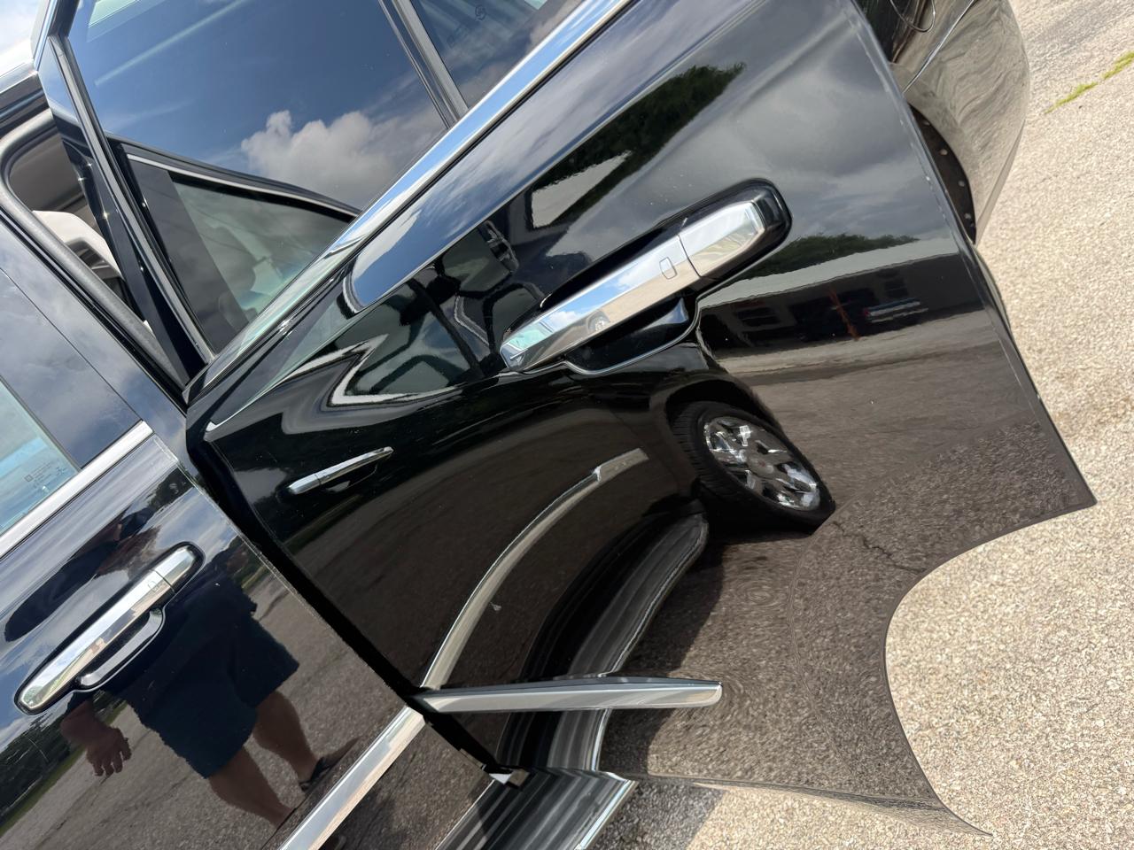 Cadillac Escalade Luxury 2WD 2015