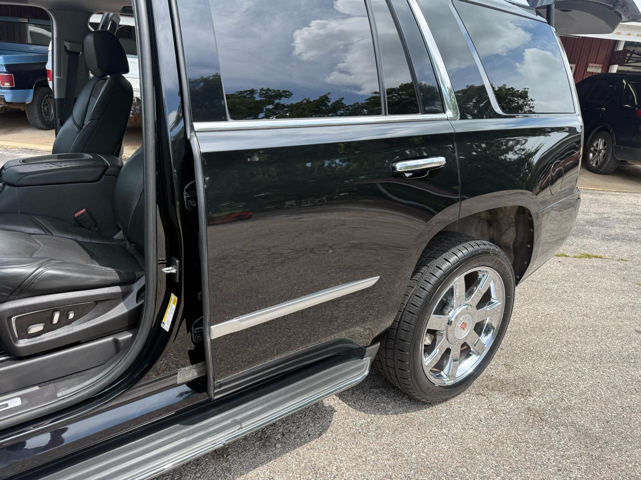 Cadillac Escalade Luxury 2WD 2015