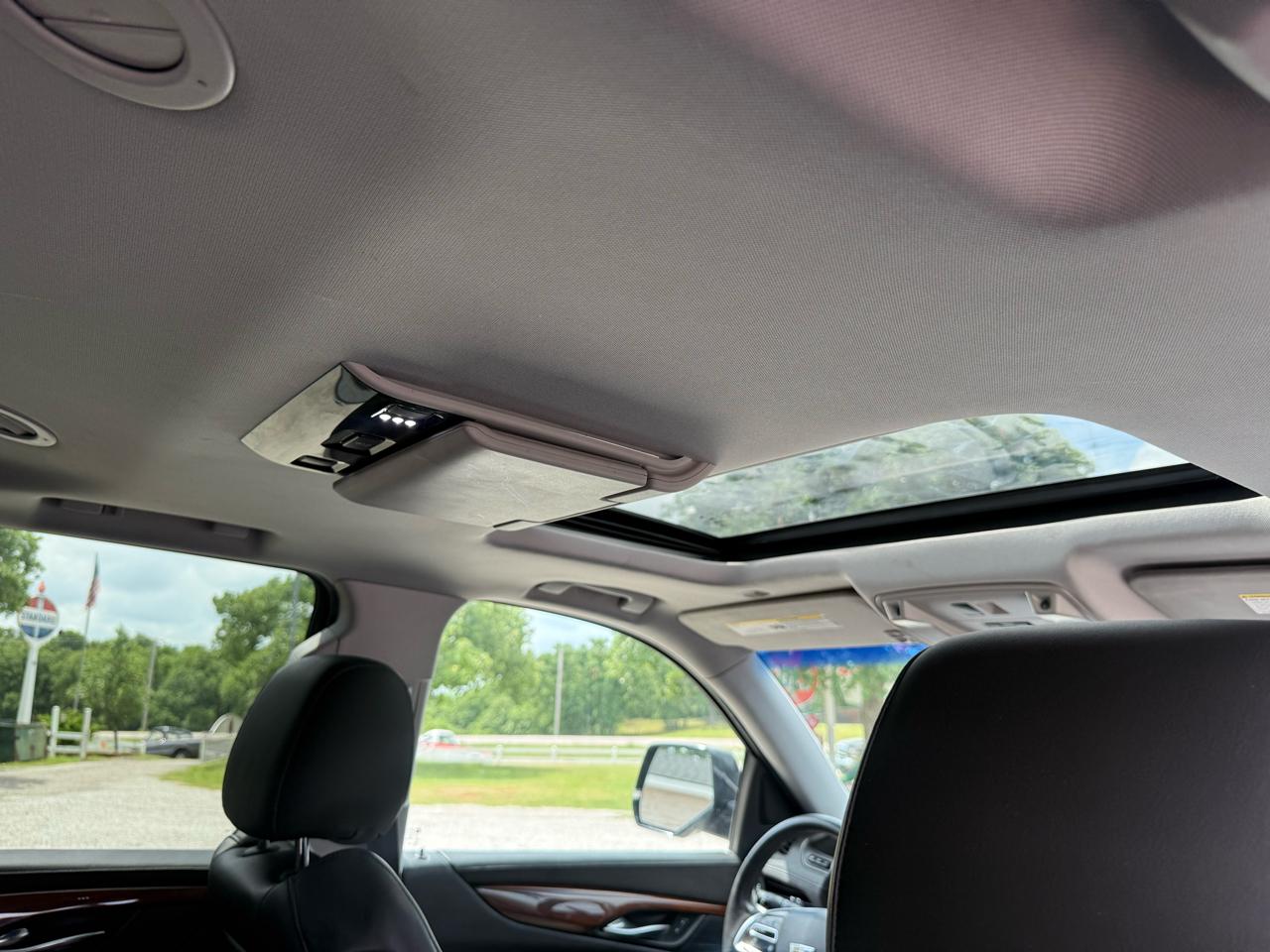 Cadillac Escalade Luxury 2WD 2015